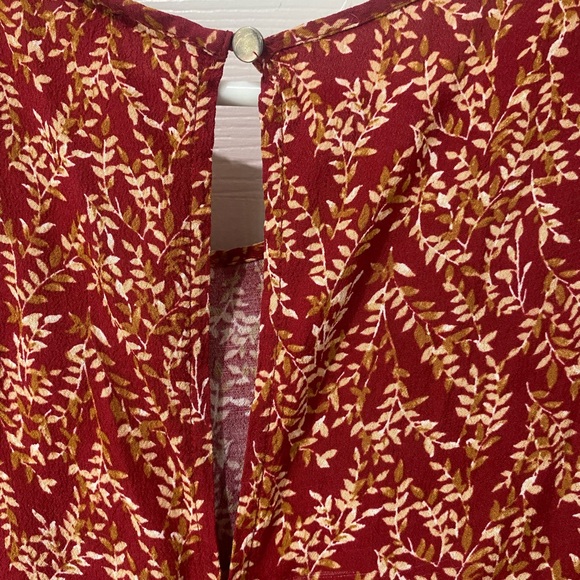 Forever 21 Medium Red Beige Leaf Print short sleeve Dress Fall - Picture 4 of 4